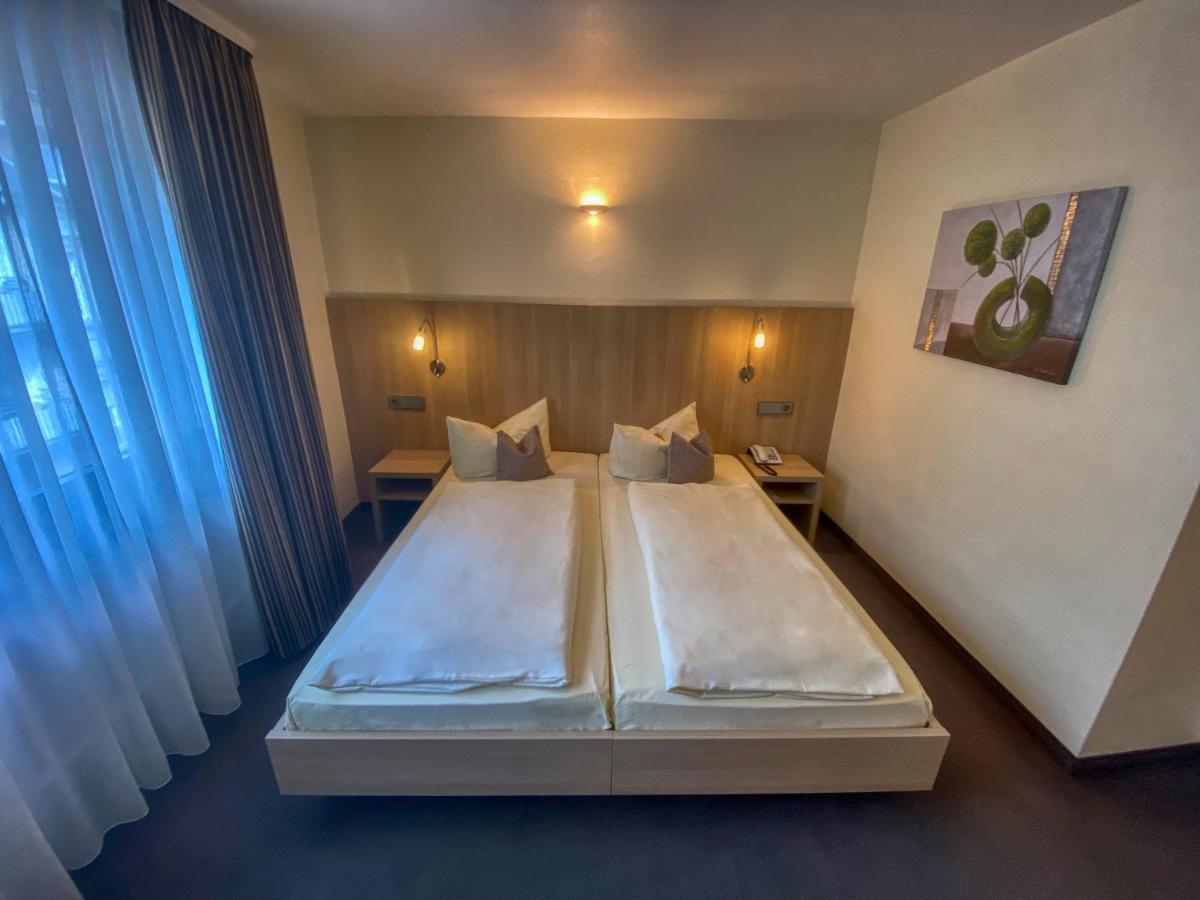 City Partner Hotel Berliner Hof Карлсруе Стая снимка